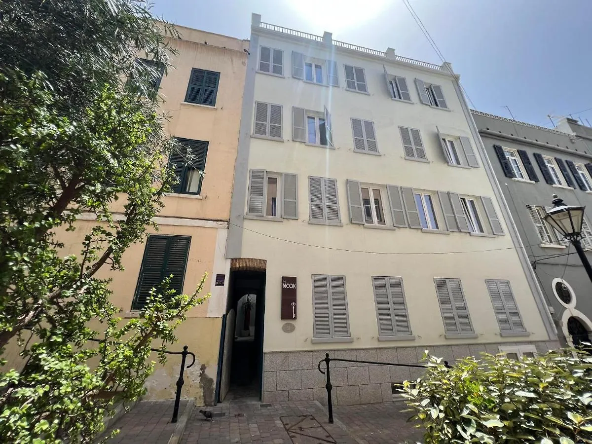 Eclectic 2Br With Shared Terrace Perfect Getaway Apartment Gibraltar Gibraltar