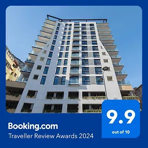 Brand New Luxury 1 Bed 2 Bath - & Pool Apartment
